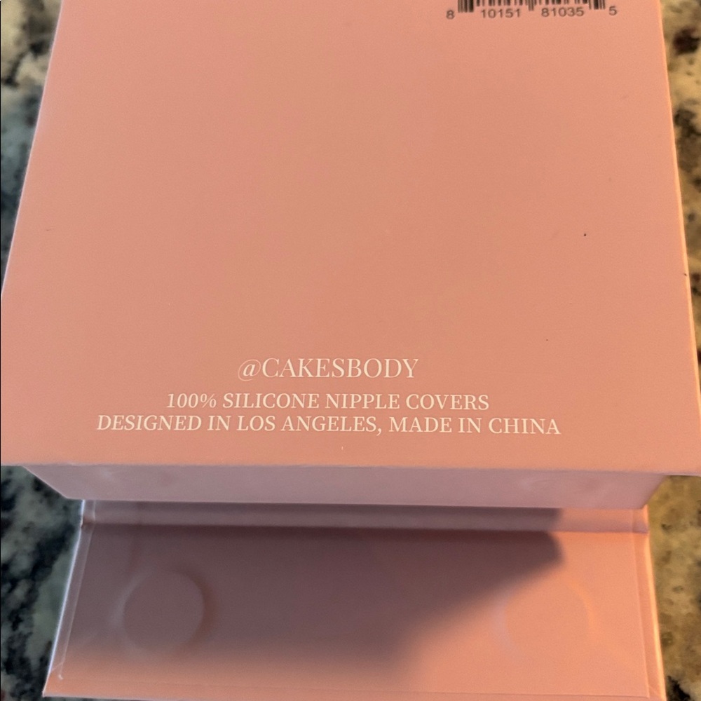 Cakes Pink Box with Drawstring Pouch - Picture 6 of 6